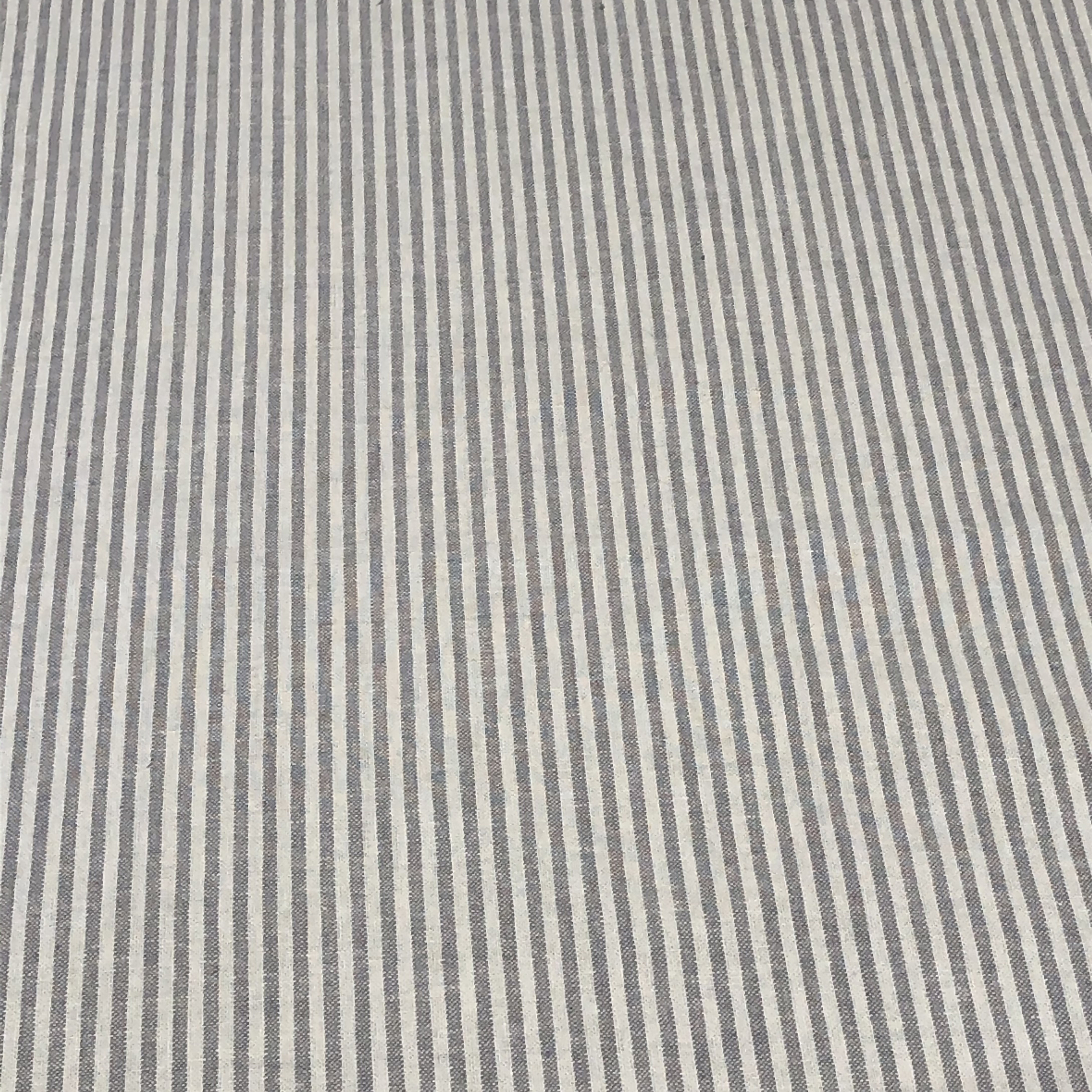 Gray & white linen-cotton blend